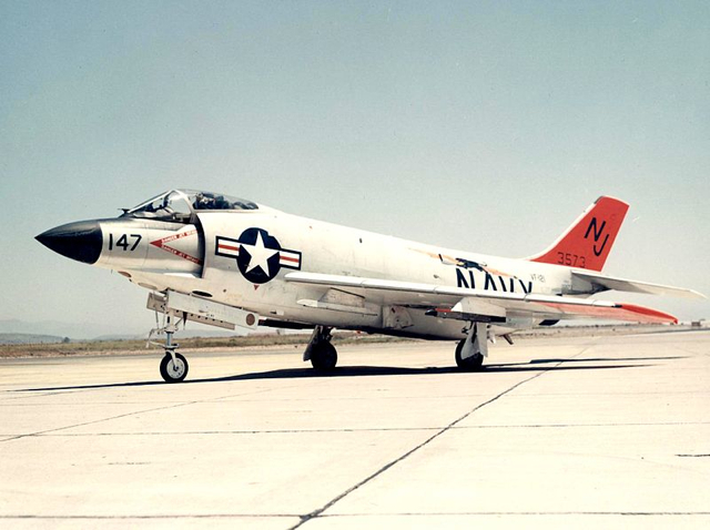 800px-F3H-2_Demon_of_VF-121_parked_c1956