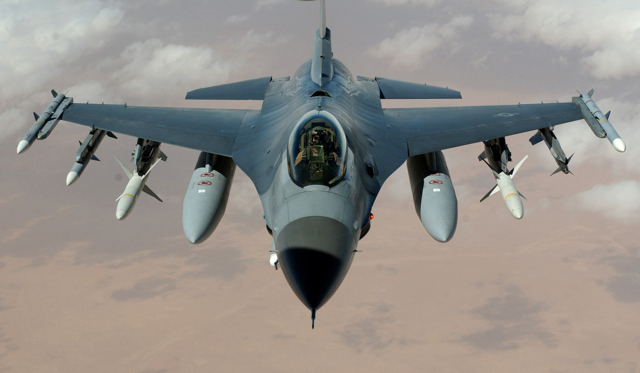 F-16_Fighting_Falcon-1