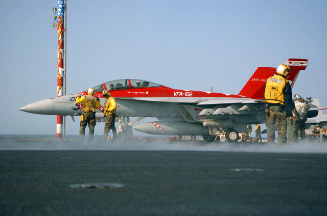 US_Navy_051111-N-3488C-017_An_F-A-18F_Super_Hornet,_assigned_to_the_Diamondbacks_of_Strike_Fighter_Squadron_One_Zero_Two_(VFA-102),_prepares_for_launch